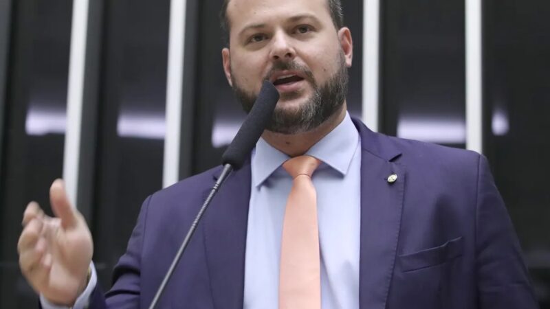 Victor Linhalis articula junto ao Ministério e pescadores conquistam mudança no sistema PesqBrasil