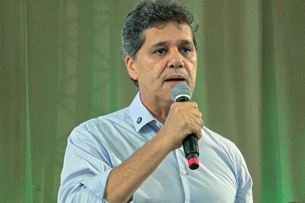 Ricardo Ferraço destaca municipalismo e reforça parceria com cidades durante Feira dos Municípios