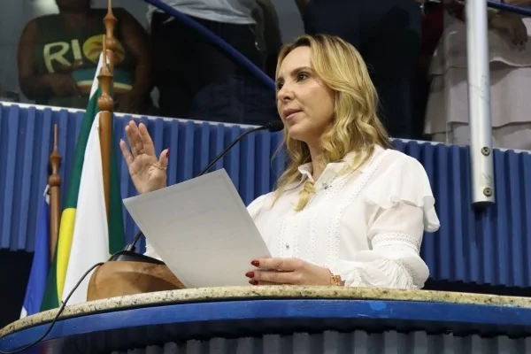 Relação entre vereadores e prefeita Cris Samorini entra em crise