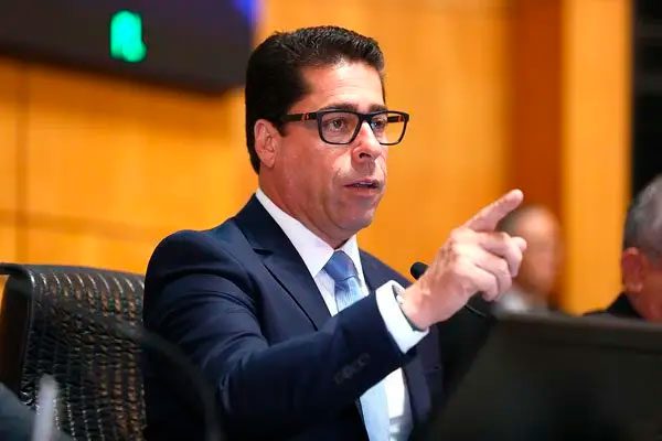 Marcelo Santos propõe endurecer regras contra faltas de deputados na ALES