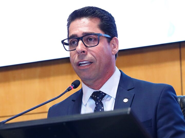 Marcelo Santos propõe endurecer regras contra faltas de deputados na ALES