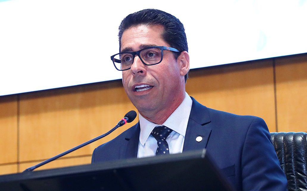 Marcelo Santos propõe endurecer regras contra faltas de deputados na ALES