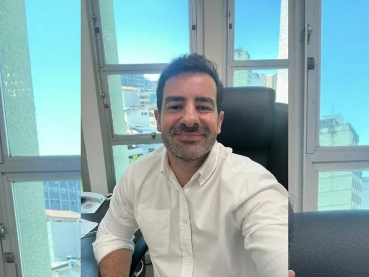Ricardo Ferraço efetiva Pedro Caçador no comando da Secretaria de Governo