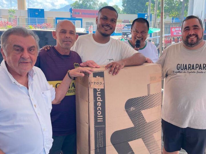Sérgio Borges prestigia Festa do Trabalhador em Guarapari e reforça ligação com a comunidade