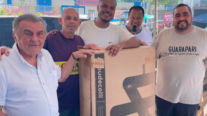 Sérgio Borges prestigia Festa do Trabalhador em Guarapari e reforça ligação com a comunidade
