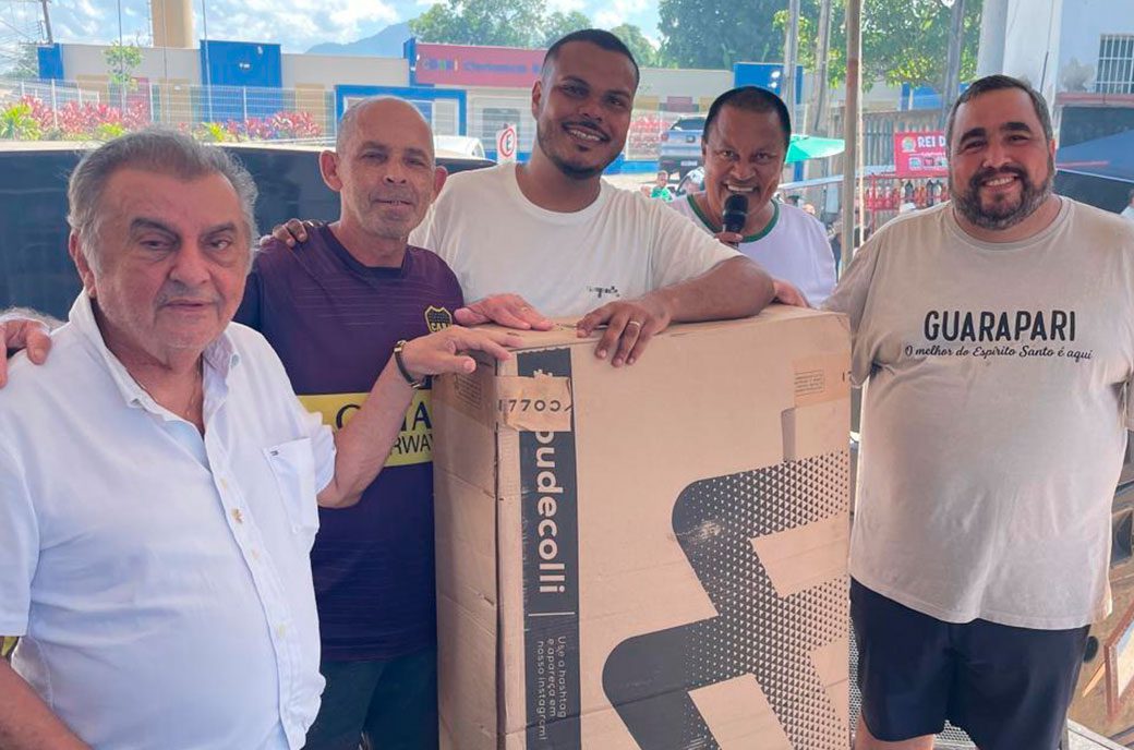 Sérgio Borges prestigia Festa do Trabalhador em Guarapari e reforça ligação com a comunidade