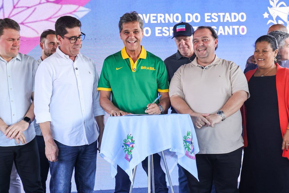 Ricardo Ferraço entrega rodovia e autoriza R$ 4,1 milhões para ampliação de creche em Anchieta
