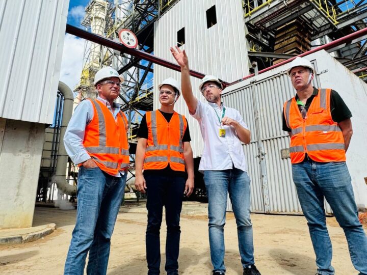 Pazolini visita indústria Placas do Brasil em Pinheiros e destaca geração de empregos no Norte do Estado