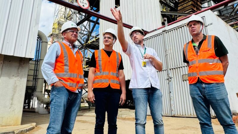 Pazolini visita indústria Placas do Brasil em Pinheiros e destaca geração de empregos no Norte do Estado