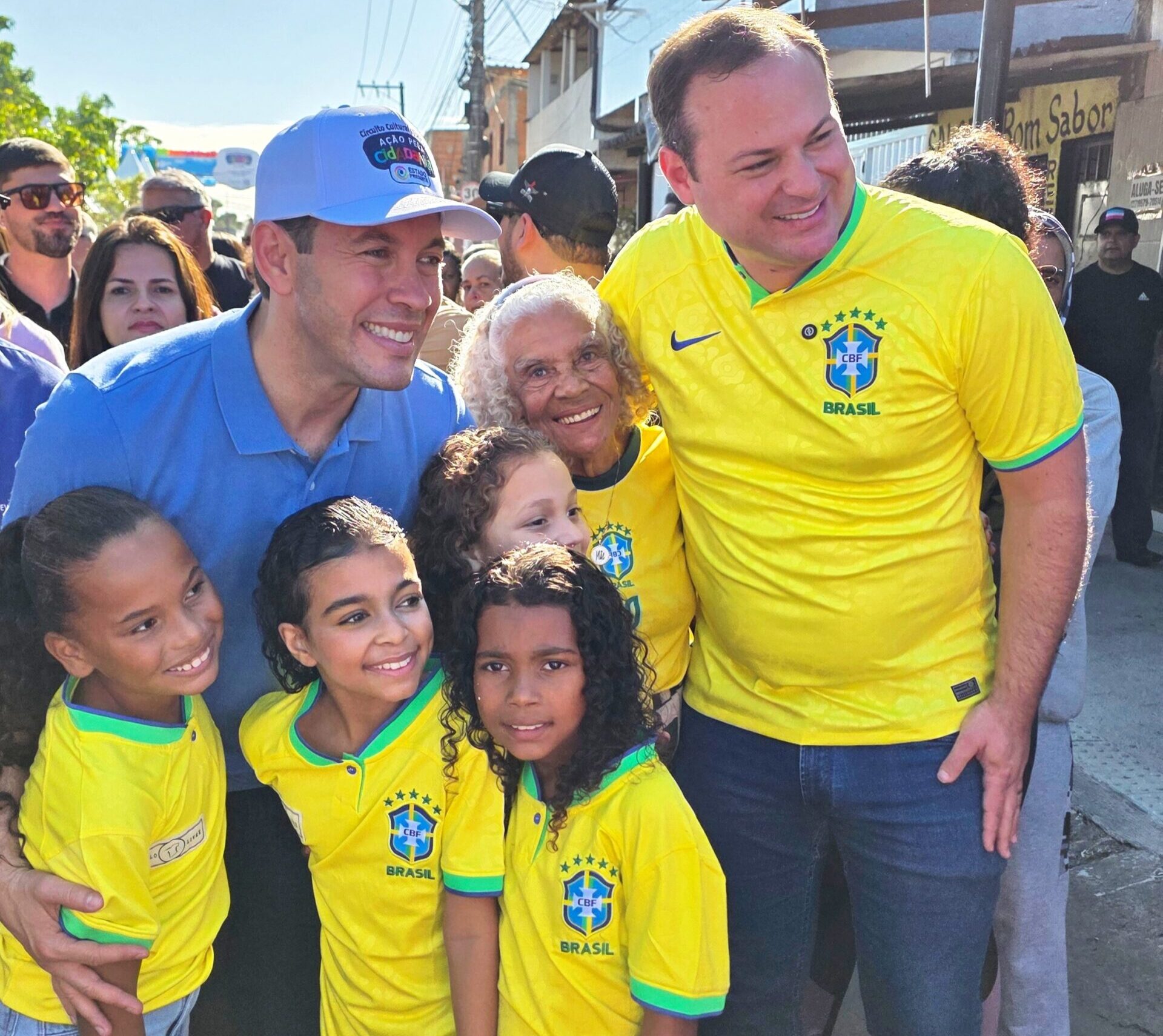 Dr. Victor Linhalis acompanha megaação com mais de 190 serviços gratuitos em Vila Velha