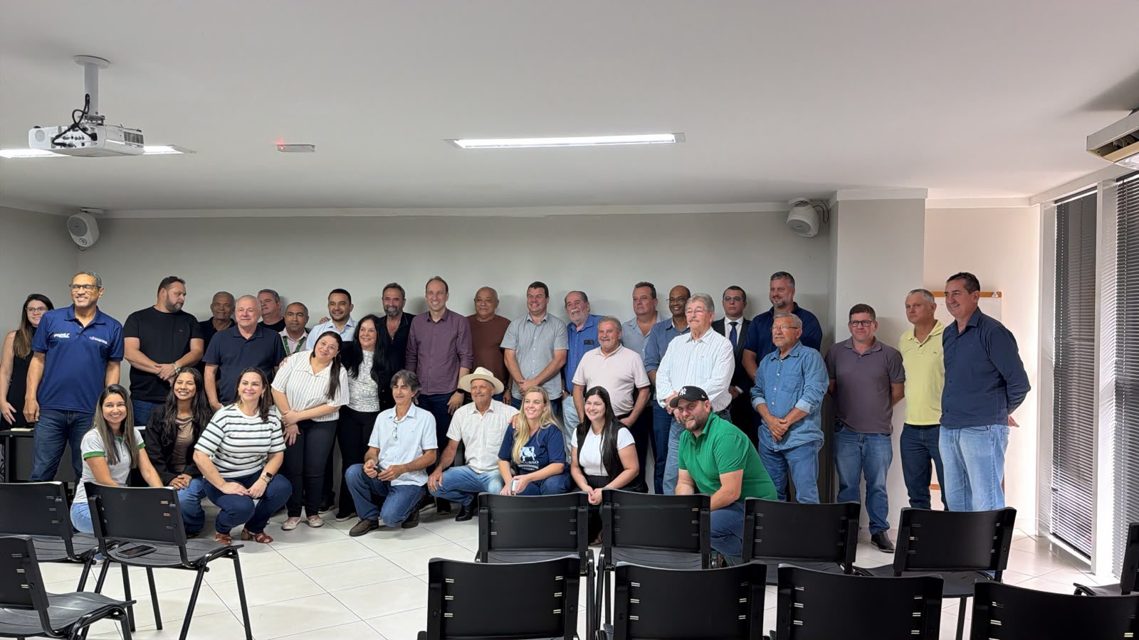 Rose de Freitas destaca importância da regularização ambiental durante encontro com produtores em Colatina