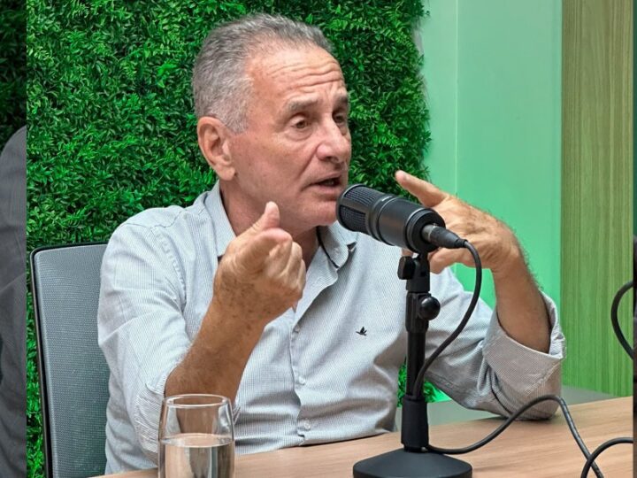 Carlos Manato fala sobre Senado, saúde, turismo e bastidores da política em entrevista ao Política Capixaba Podcast