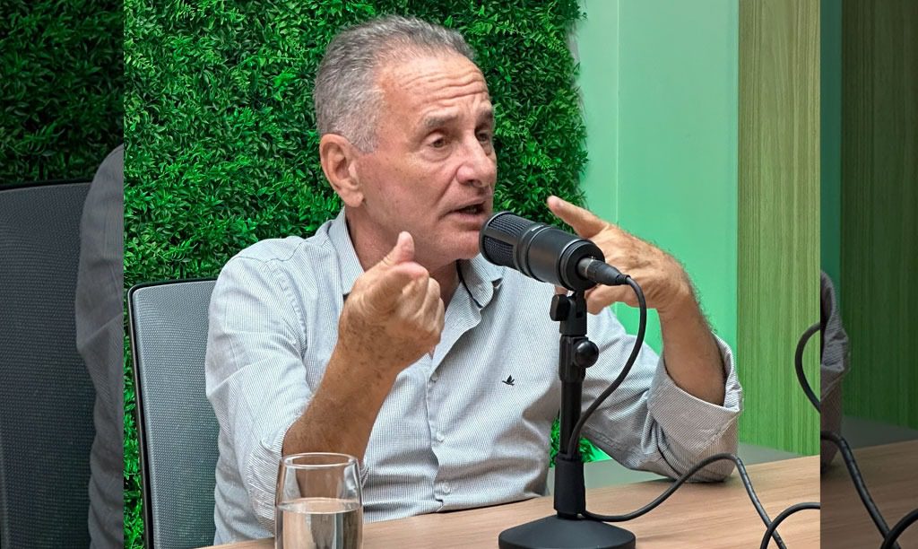 Carlos Manato fala sobre Senado, saúde, turismo e bastidores da política em entrevista ao Política Capixaba Podcast
