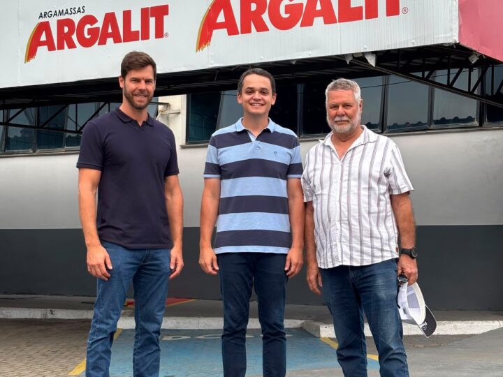 Pazolini visita a Argalit, em Viana, e reforça diálogo com trabalhadores e o setor produtivo