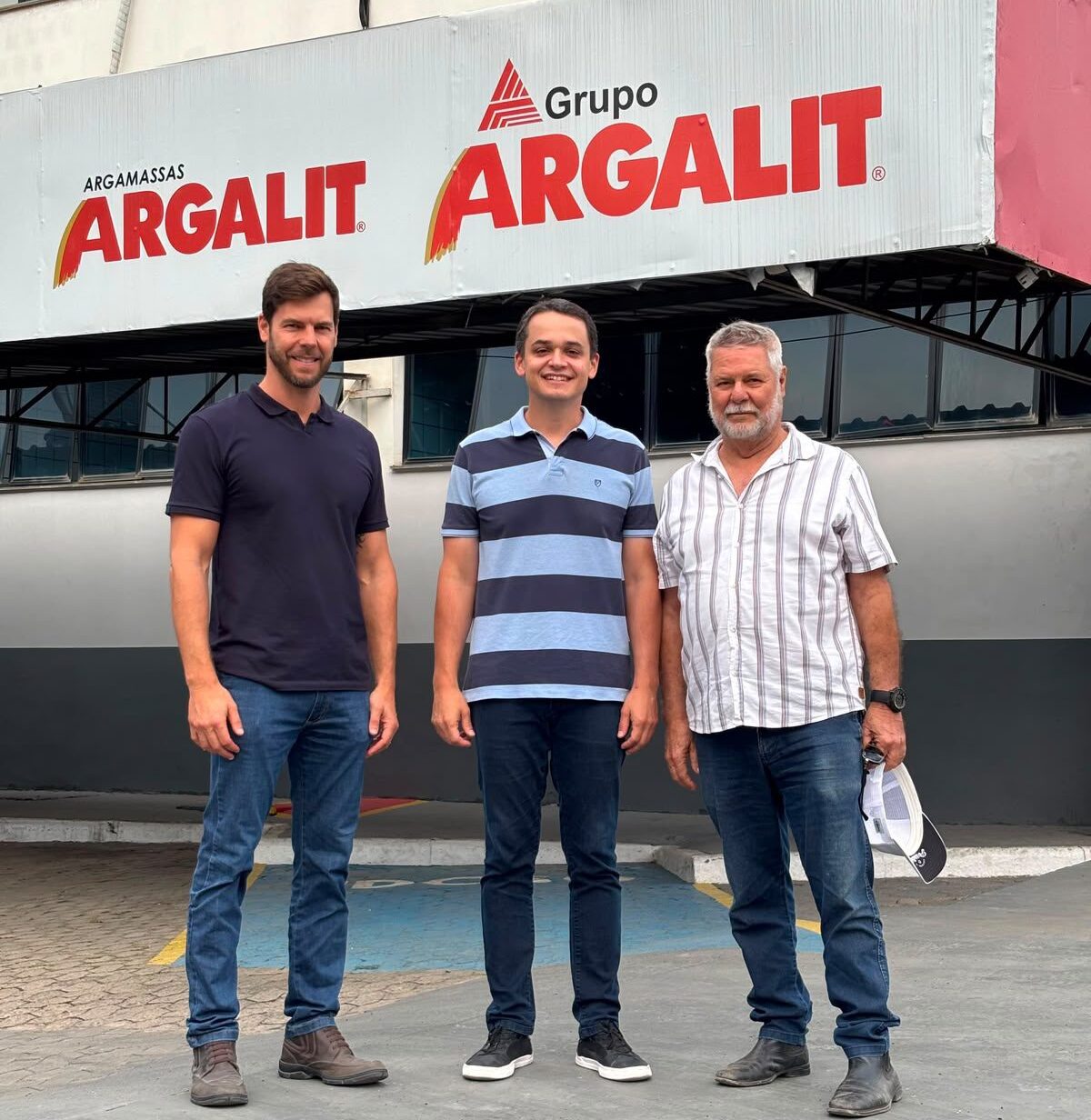 Pazolini visita a Argalit, em Viana, e reforça diálogo com trabalhadores e o setor produtivo