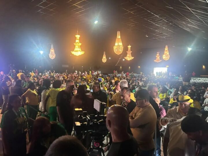 Encontro da Direita lota espaço em Vitória e reúne Flávio Bolsonaro e Magno Malta em primeiro grande ato do PL