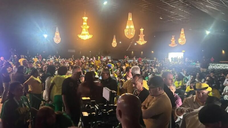 Encontro da Direita lota espaço em Vitória e reúne Flávio Bolsonaro e Magno Malta em primeiro grande ato do PL