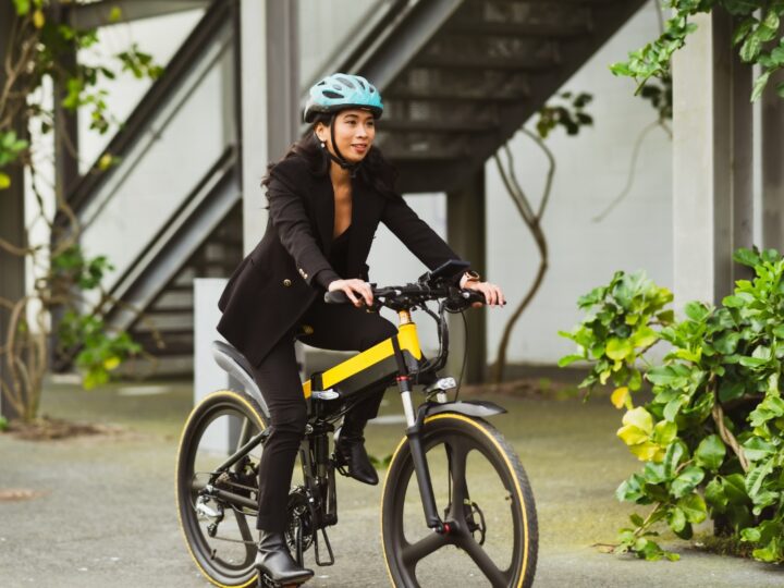 Projeto de Dr. Victor Linhalis quer estabelecer idade mínima e novas regras para bicicletas elétricas no Brasil