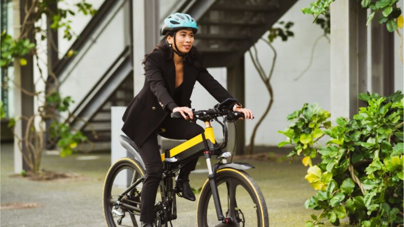 Projeto de Dr. Victor Linhalis quer estabelecer idade mínima e novas regras para bicicletas elétricas no Brasil