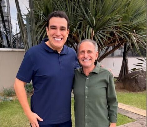 Erick Musso oficializa Carlos Manato como pré-candidato a deputado federal pelo Republicanos