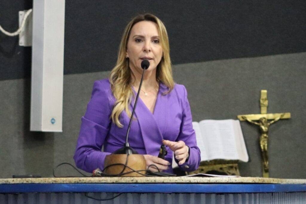 Câmara de Vitória aprova LDO 2027 após crise com a Prefeitura