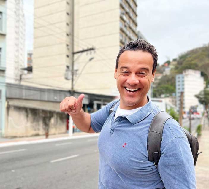 Um dos jornalistas mais queridos do ES anuncia pré-candidatura a deputado estadual