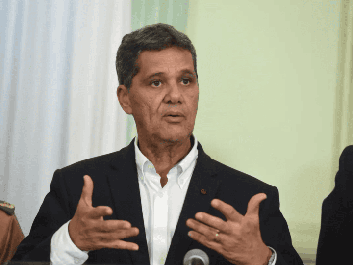 Ferraço evita Lula e Flávio e mira reeleição no Espírito Santo