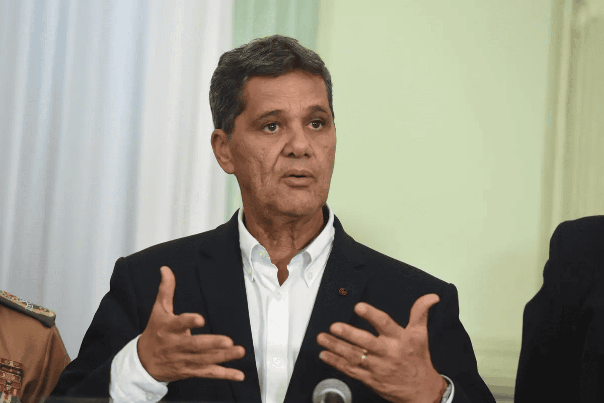 Ferraço evita Lula e Flávio e mira reeleição no Espírito Santo