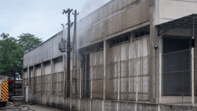 Incêndio destrói arquivo do TJES com 1 milhão de processos na Serra