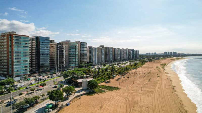 Prefeitura de Vitória regulamenta atividades esportivas pagas nas praias
