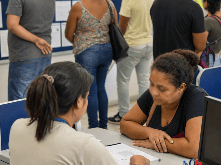 Sine do ES abre a semana com mais de 6,4 mil vagas de emprego