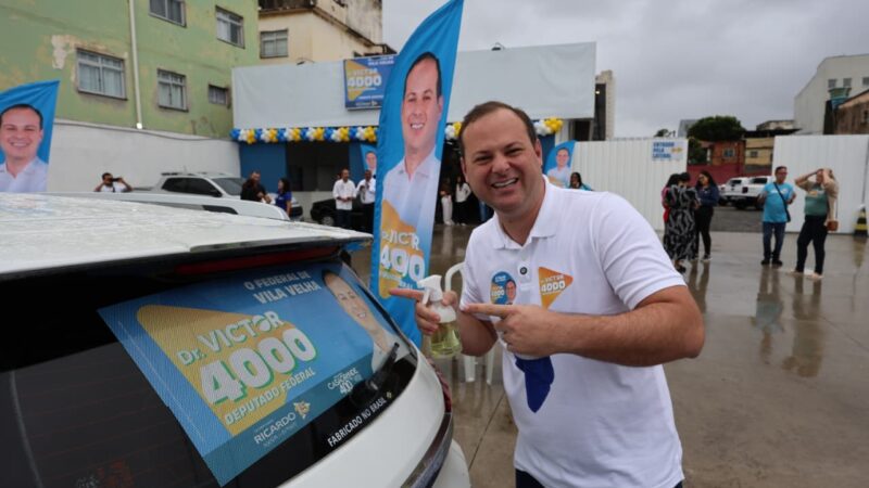 Adesivaço de Dr. Victor 4000 reúne apoiadores e coloca 300 carros nas ruas de Vila Velha
