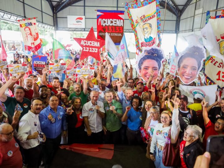 Casa lotada marca lançamento das candidaturas de Helder Salomão, Fabiano e Lula Contarato no Espírito Santo
