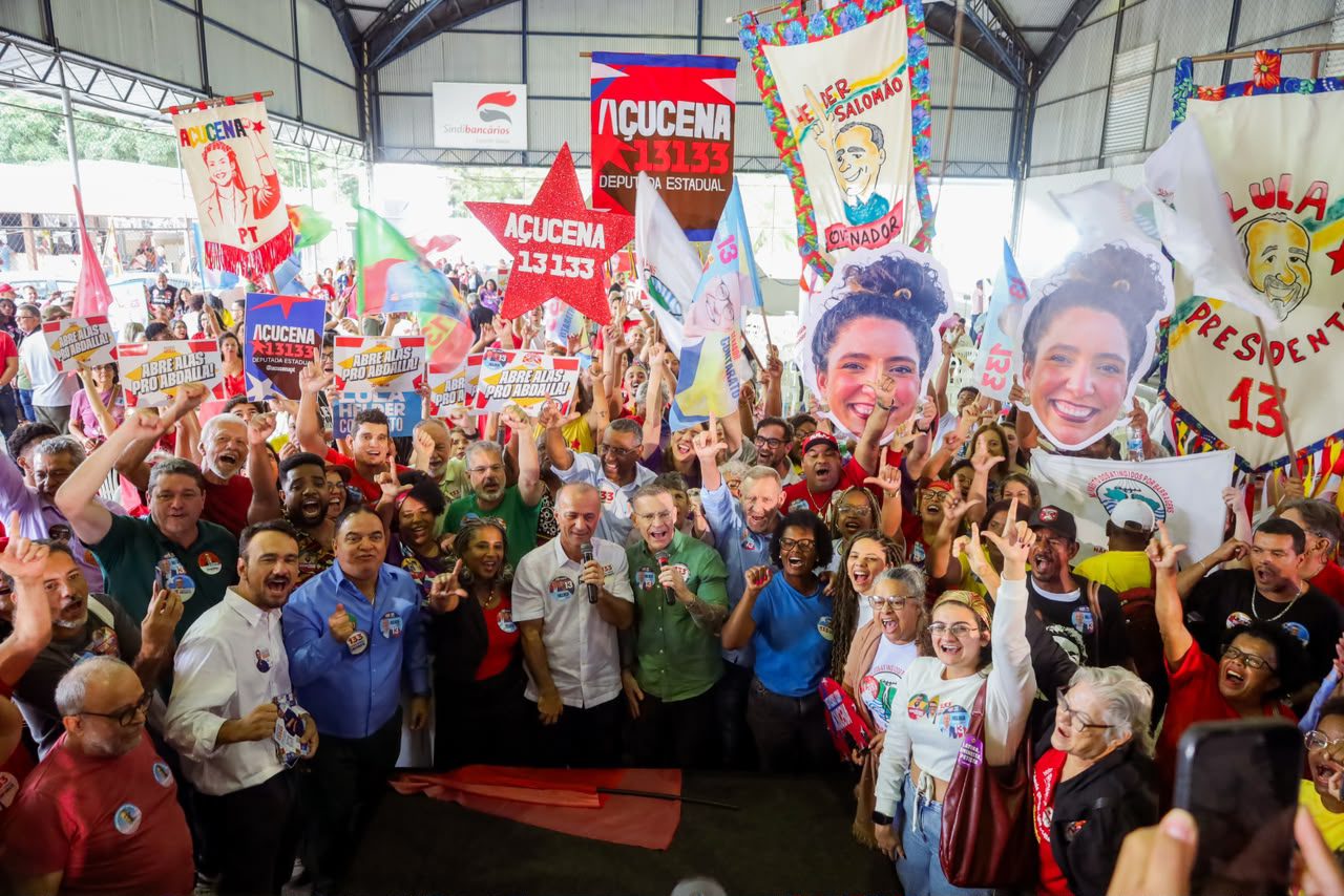 Casa lotada marca lançamento das candidaturas de Helder Salomão, Fabiano e Lula Contarato no Espírito Santo
