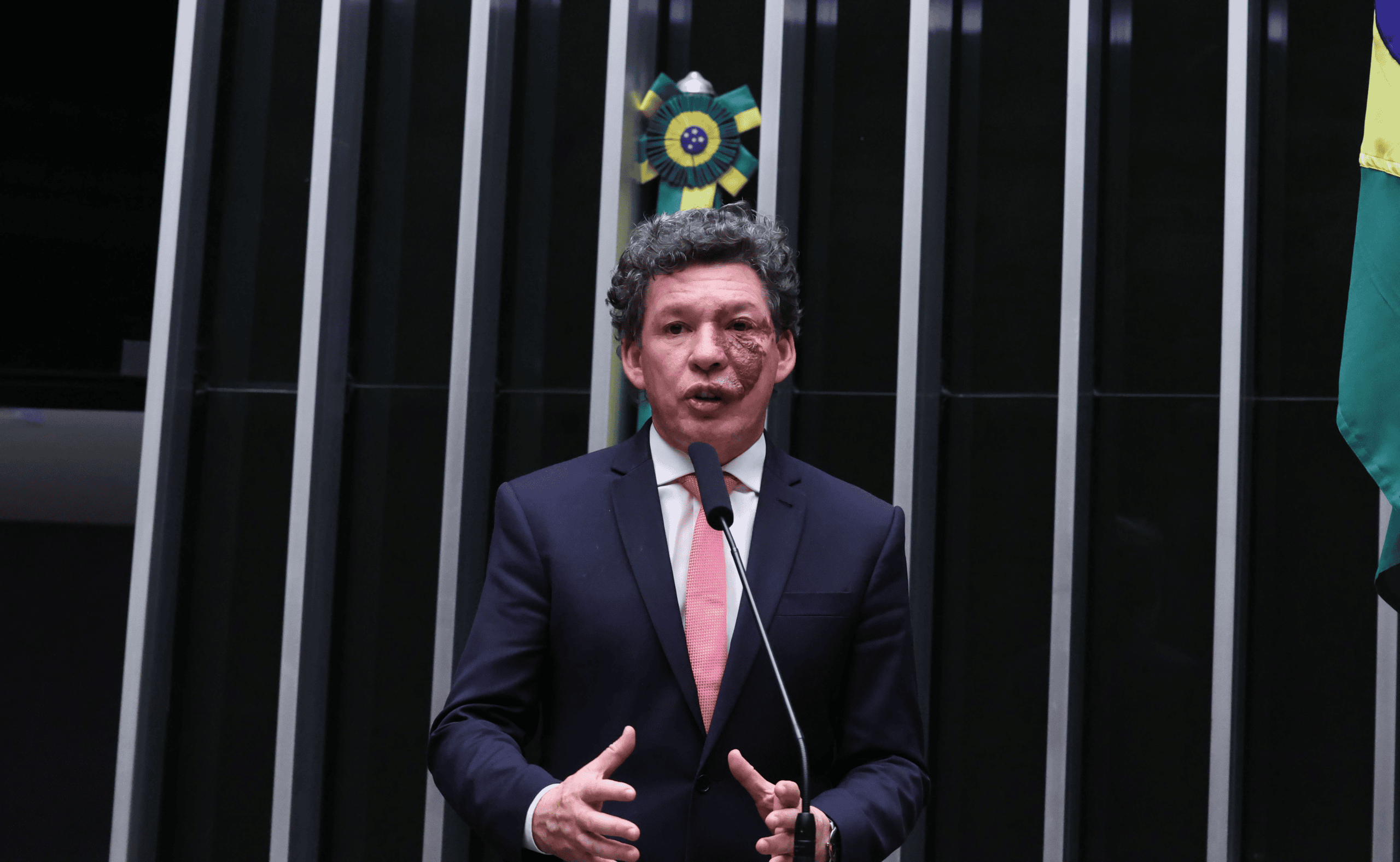 Congresso antecipa comissão da MP da taxa das blusinhas