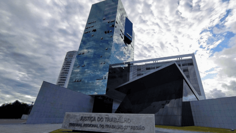Justiça reverte demissão de trabalhadora vítima de perseguição no ES