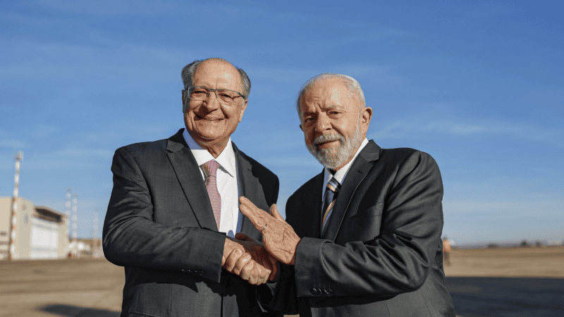 Lula declara R$ 4,8 milhões em bens ao TSE