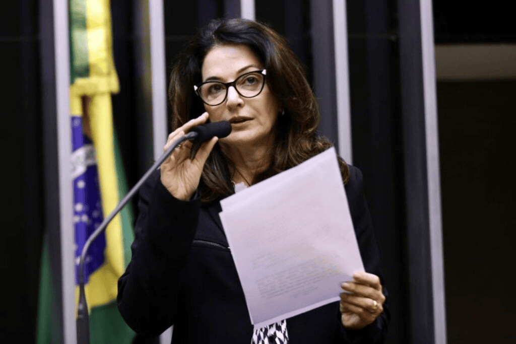 Norma Ayub desiste de pré-candidatura a deputada estadual