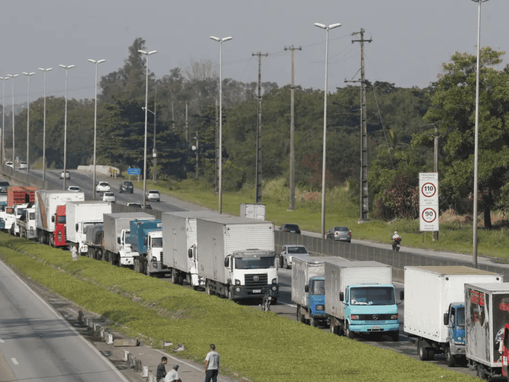 Nova lei reforça fiscalização do frete mínimo