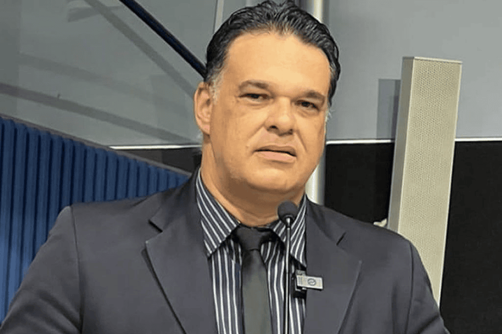Novo retoma candidatura ao Senado e deixa disputa pelo governo do ES