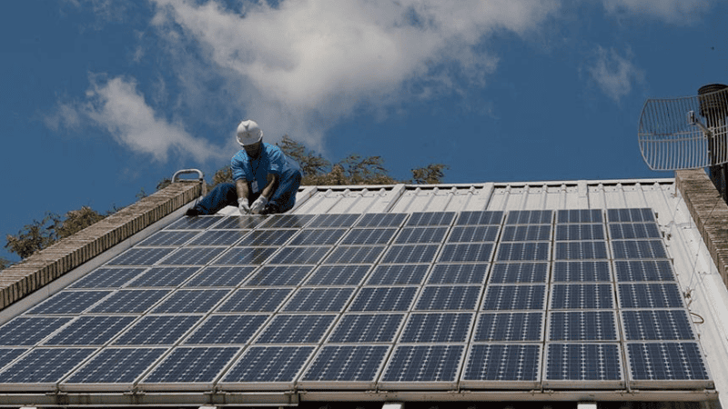 Procon alerta sobre contratos de energia solar