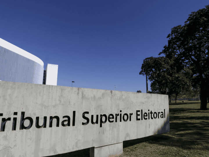 TSE cria conselho para monitorar desinformação e IA nas eleições