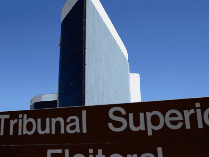 TSE julga registros de candidatos à Presidência
