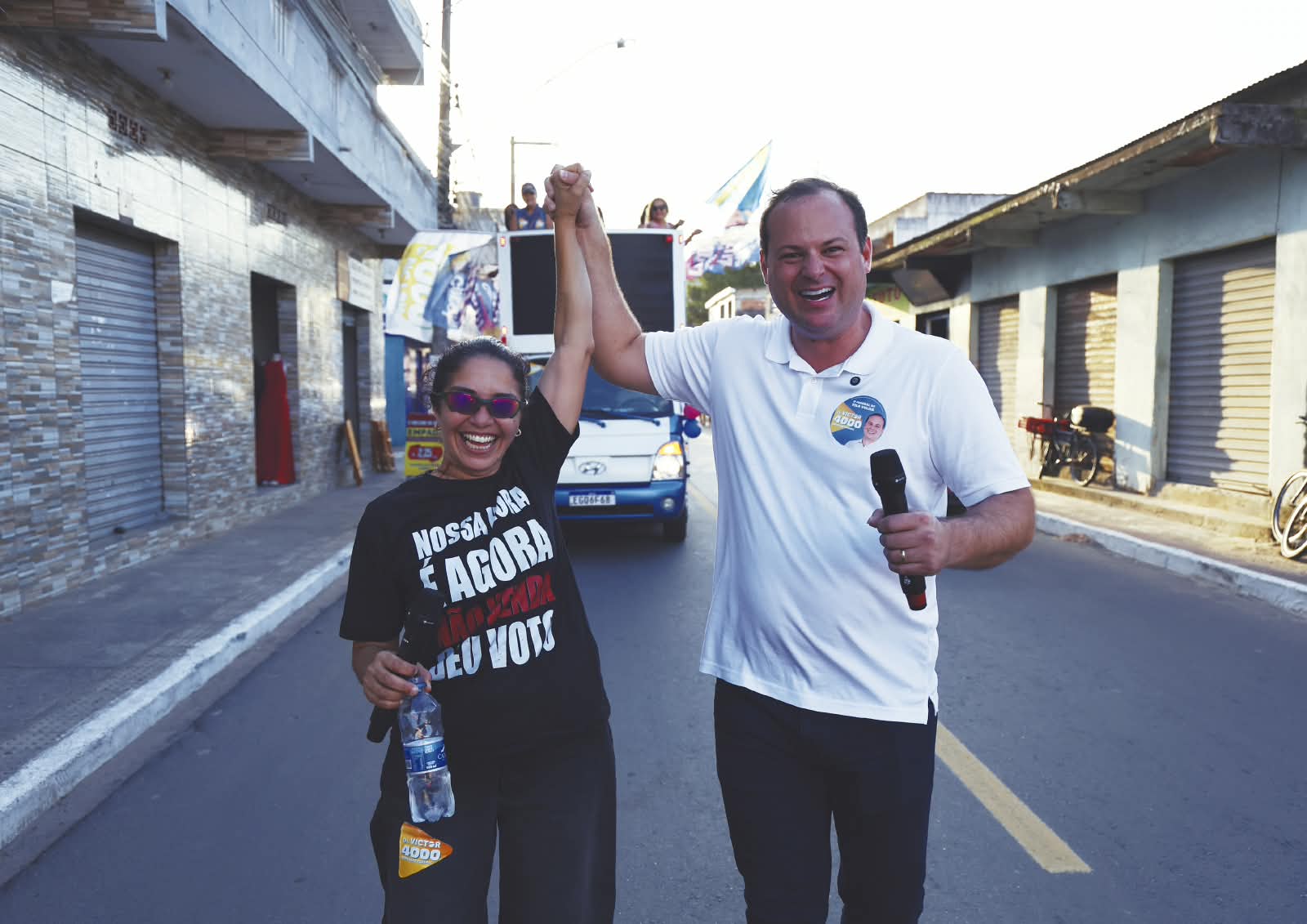 Dr. Victor e Carol Caldeira mobilizam apoiadores em carreata na Região 5 de Vila Velha