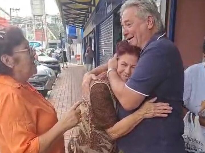 Vila Rubim abraça Luiz Paulo em caminhada pelo tradicional comércio de Vitória