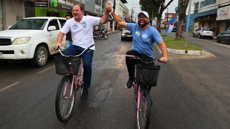 Linhares abraça Dr. Victor 4000 em dia de caminhadas e comitê lotado ao lado de Roninho Passos