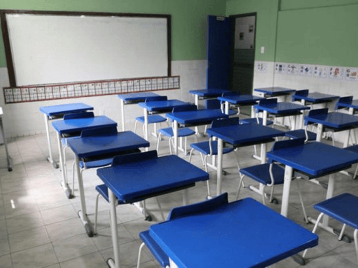 Cariacica anuncia abono de R$ 3,5 mil para profissionais da Educação