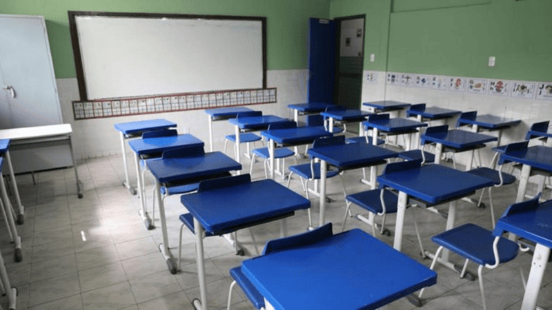 Cariacica anuncia abono de R$ 3,5 mil para profissionais da Educação