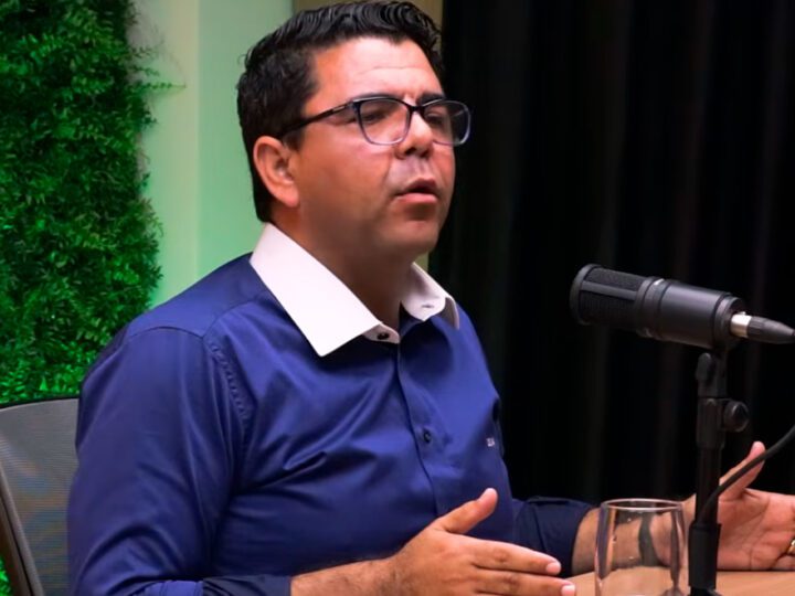 Já “de casa” no Política Capixaba, Devanir Ferreira volta ao podcast e coloca autismo e famílias atípicas no centro do debate