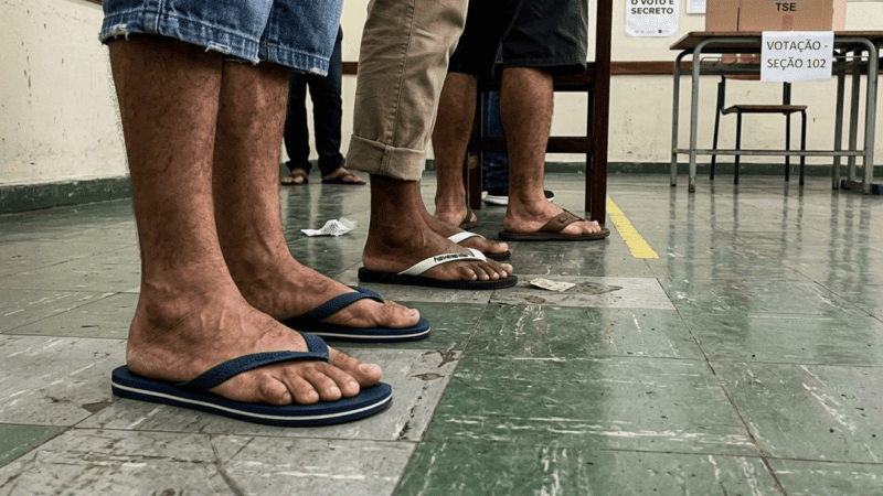 Eleitor pode votar de bermuda e roupa com propaganda; veja regras